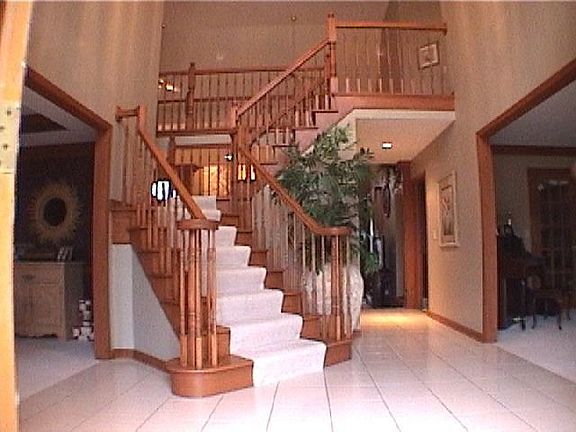 3rd image of 324 Countryside Dr