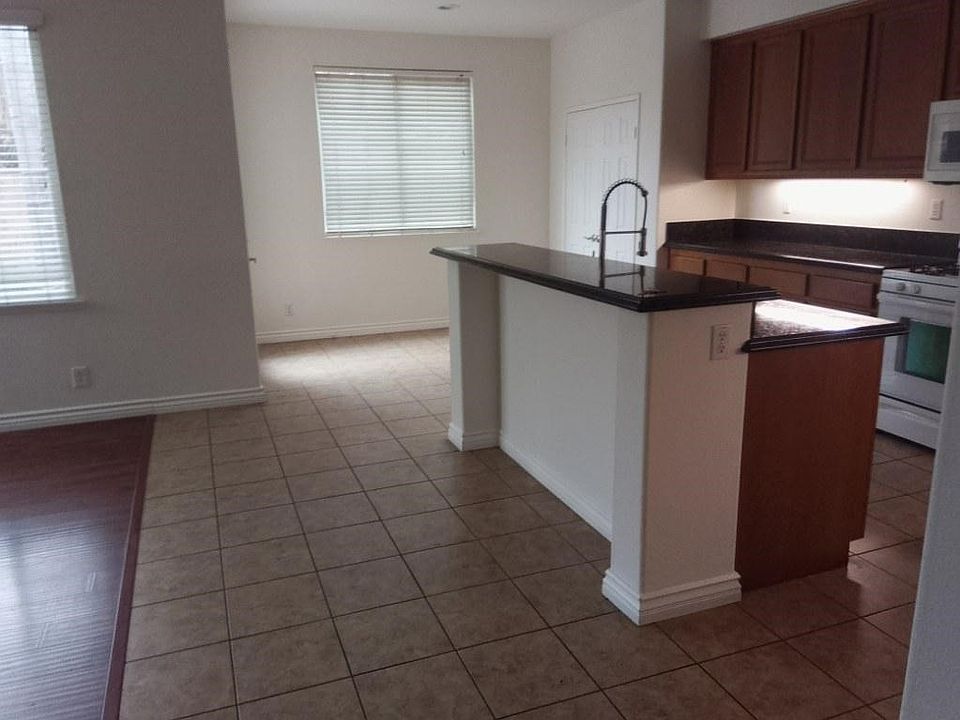 1st image of 12961 Rae Ct