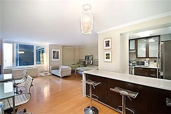 Rented by Sumitomo Real Estate Sales | media 21