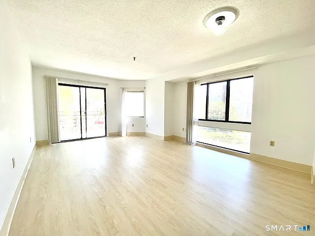 1204 Whitney Ave #208 — Photo 3