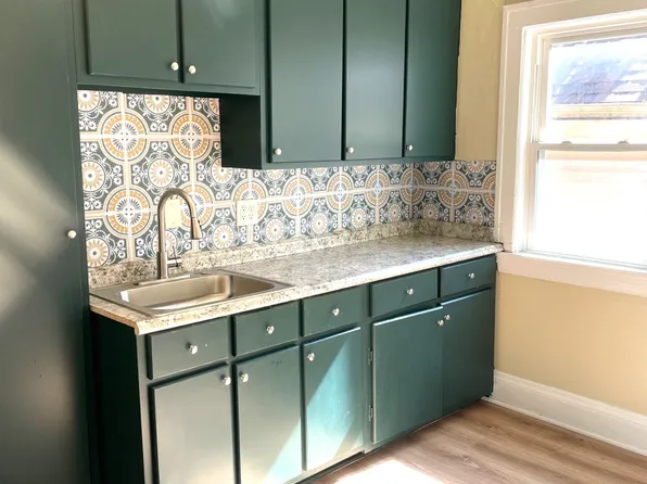 957 E 143rd St #3, Cleveland, OH 44110