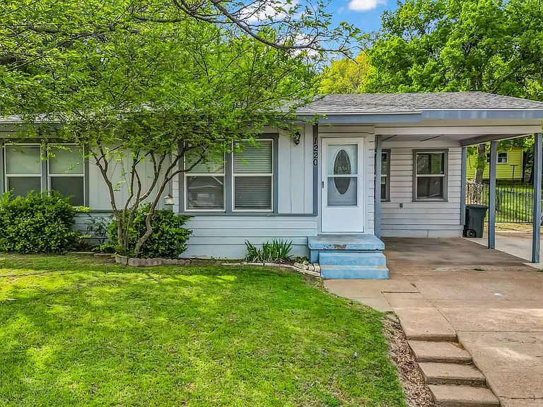 1220 S Lamar St — Photo 2