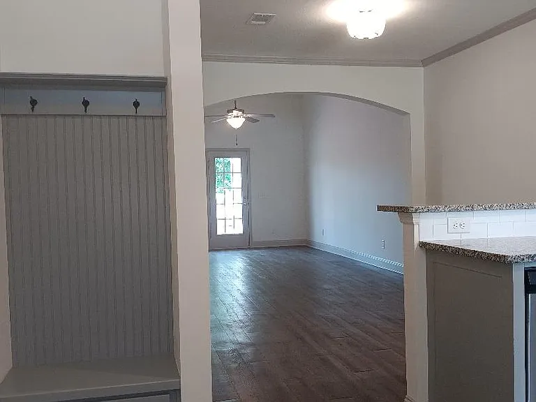 724 Buddy Ct — Photo 6