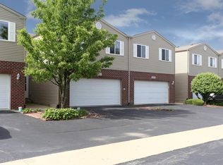 16565 W Willow Walk Dr, Lockport, IL 60441