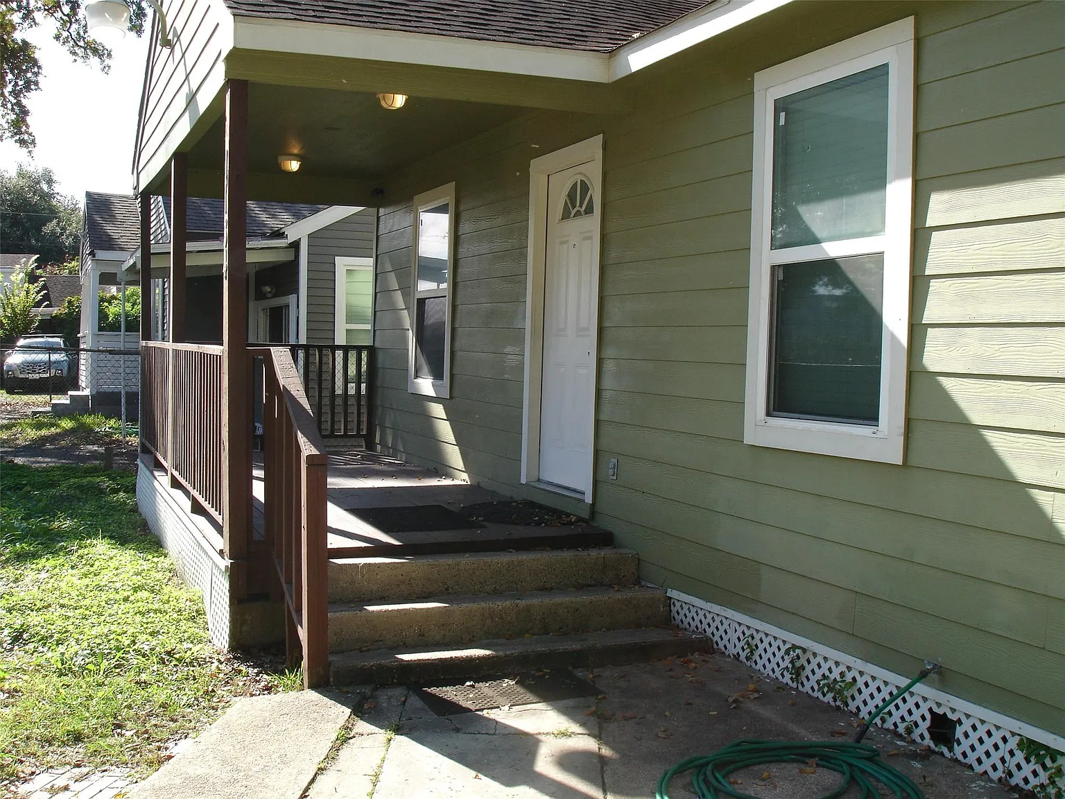 3 bed, 1.0 bath, 1180 sqft, $1,650 — Photo 2