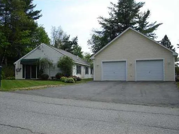 15 Union St, Skowhegan, ME 04976