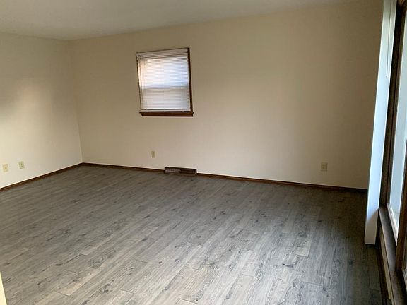 5th image of 1120 N 119th St