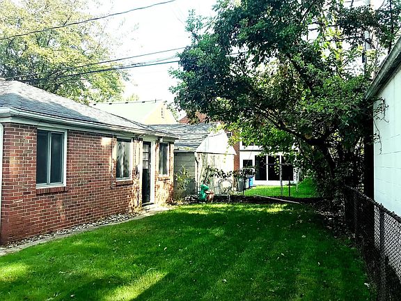 2nd image of 3028 Pemberton Dr APT 7