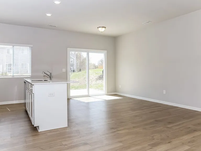 1301 Timber Hollow Ct — Photo 4
