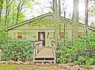 205 Oak Rd, Banner Elk, NC 28604