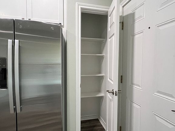 3rd image of 1101 N Houston Ave NE