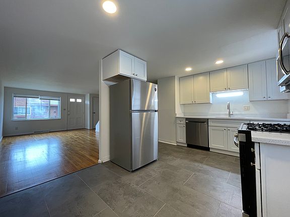 4th image of 947 Woodhill Dr