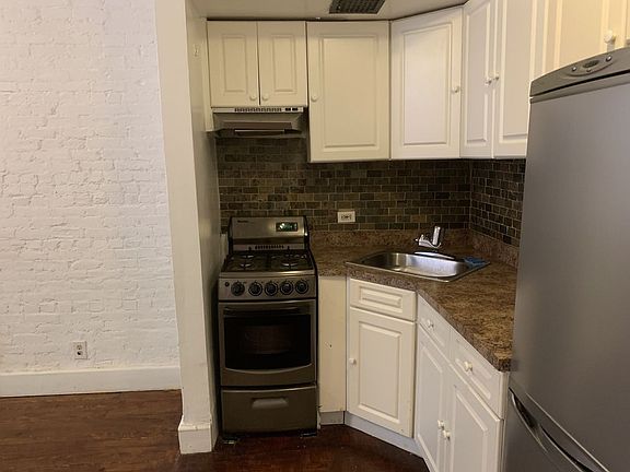 4th image of 348 E 78th St