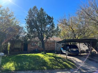 700 W Walnut St, Bowie, TX 76230