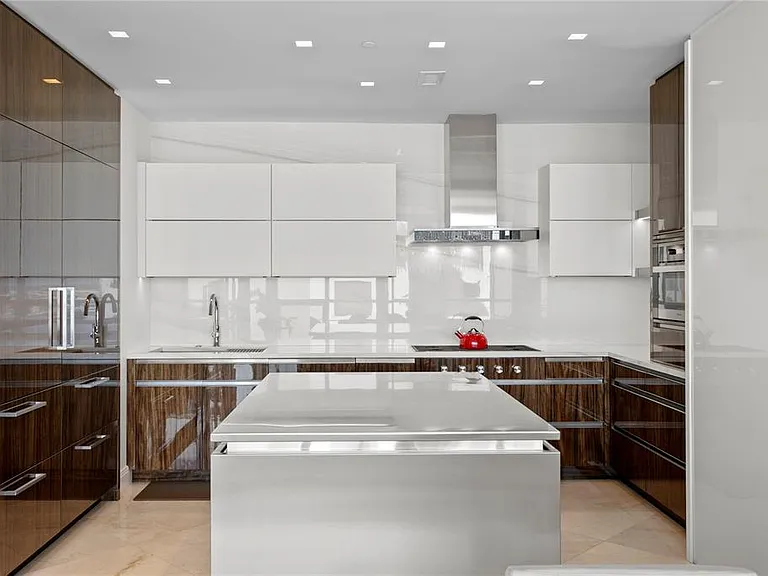 450 Knights Run Ave #1801 — Photo 23