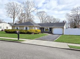 40 Comerford St, Port Jefferson Station, NY 11776