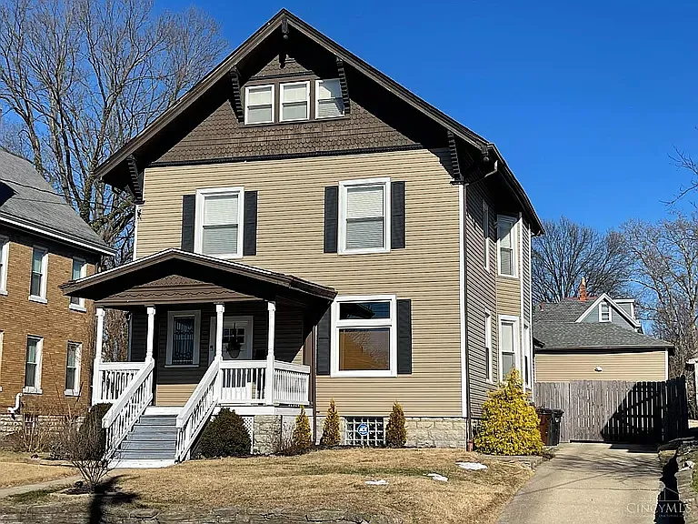 5 bed, 2568 sqft, $3,800 — Photo 1