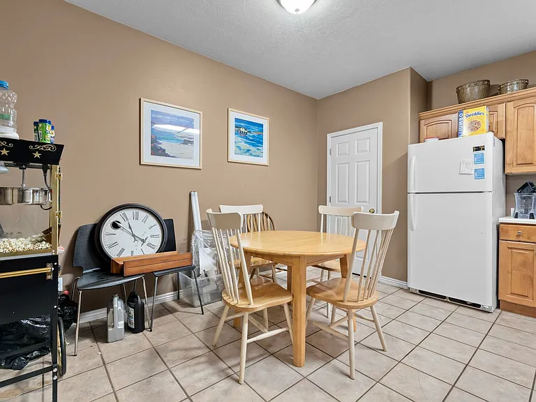 437 N Belmont Pl #160 — Photo 2