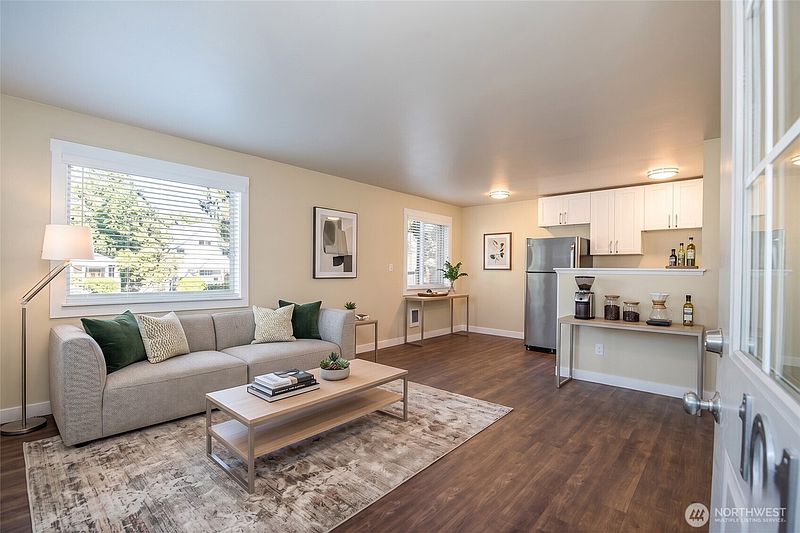 5th image of 6515 5th Avenue NE