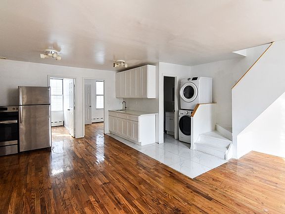 5th image of 187 Metropolitan Ave #1/2
