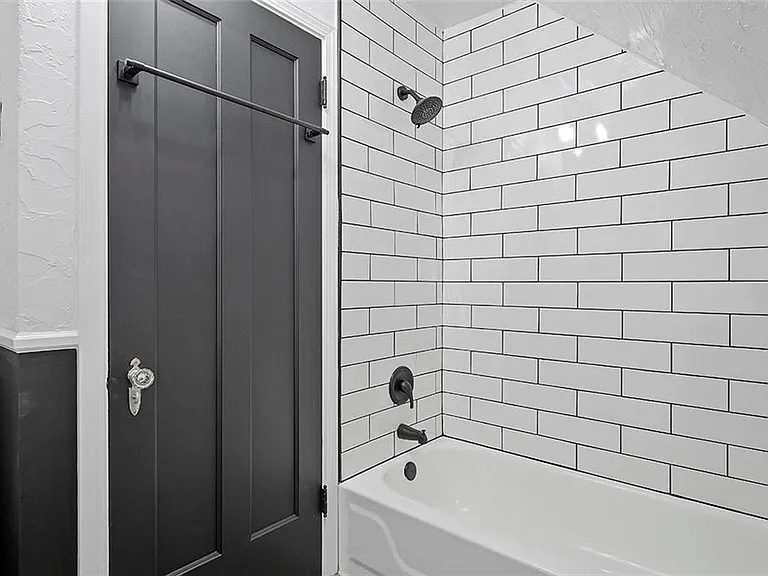 3829 Washington Blvd — Photo 14