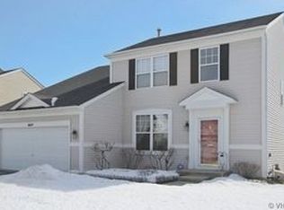 664 Stewart Ave, North Aurora, IL 60542