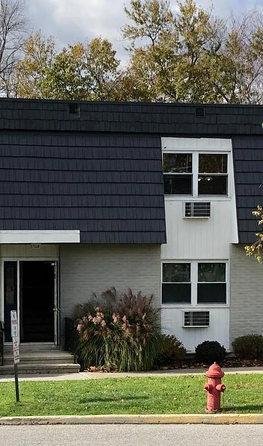 11 White Gate Dr — Photo 1