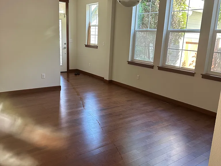630 Kitsap Ave NE — Photo 3