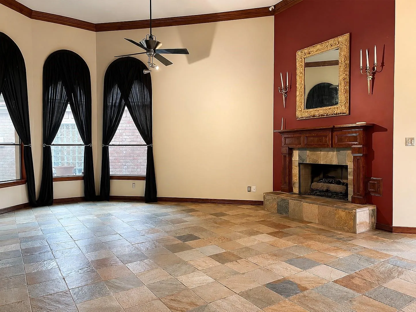 3 bed, 2.5 bath, 2614 sqft, $2,200 — Photo 4