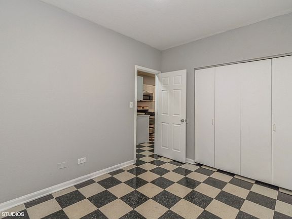 5th image of 1440 N Washtenaw Ave #G