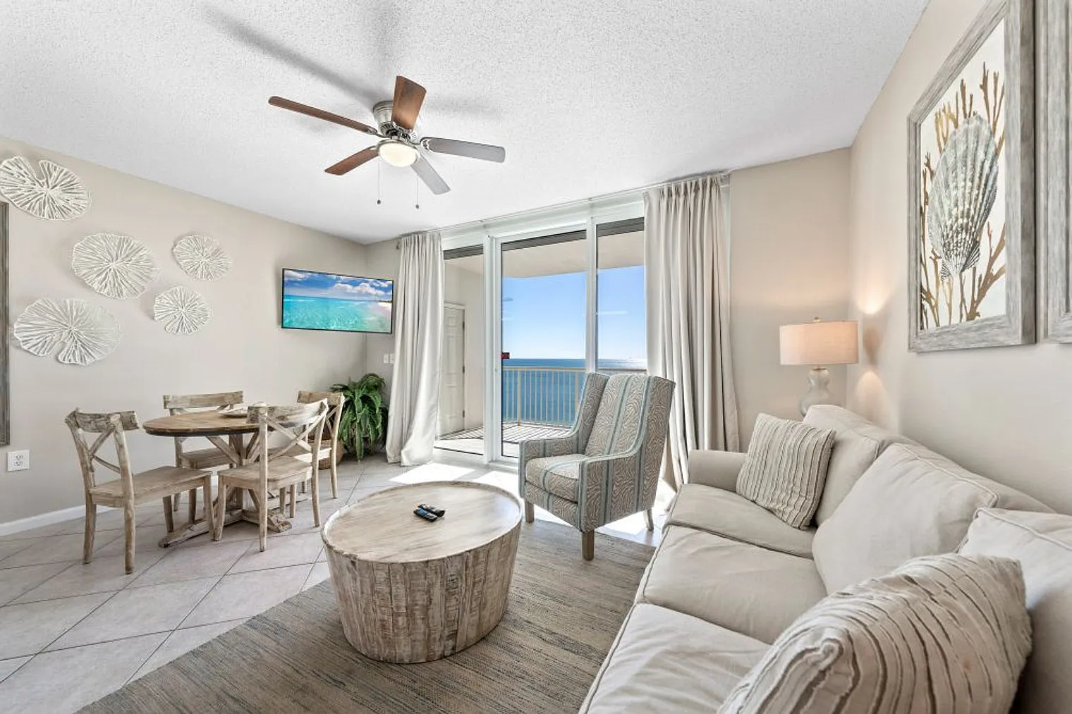 1 bed, 2.0 bath, 861 sqft, $4,337 — Photo 3