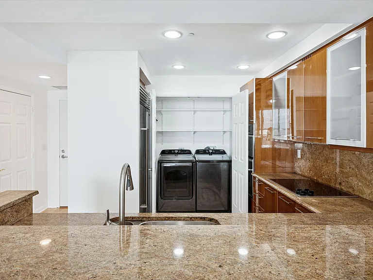 1819 SE 17th St #901 — Photo 10