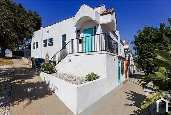 1023 Tremont St — Photo 22