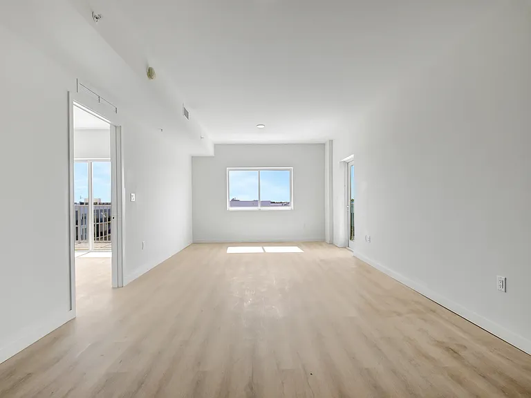 240 Vanderbilt Dr #B2 — Photo 8
