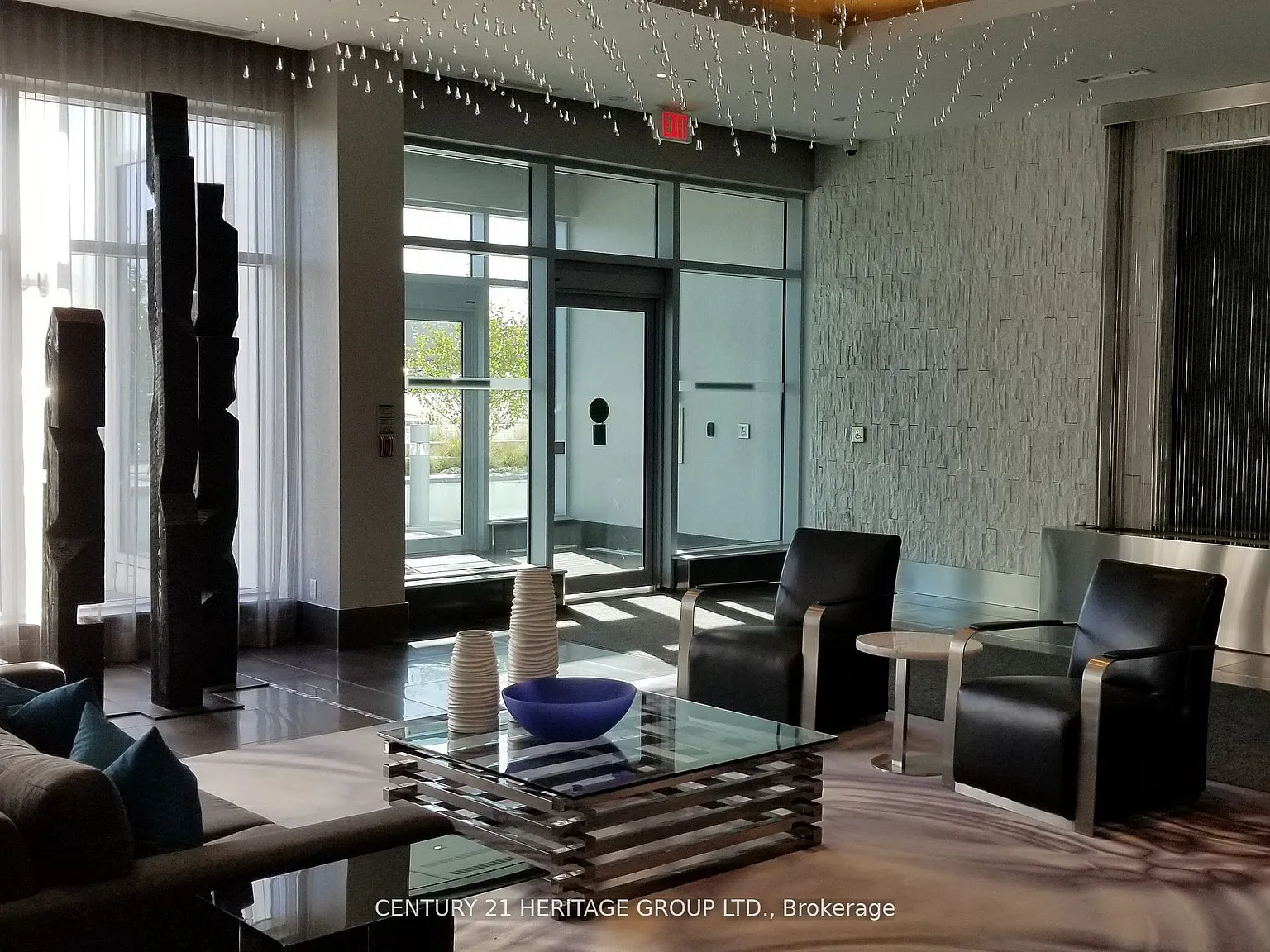 2 bed, $2,595 — Photo 4