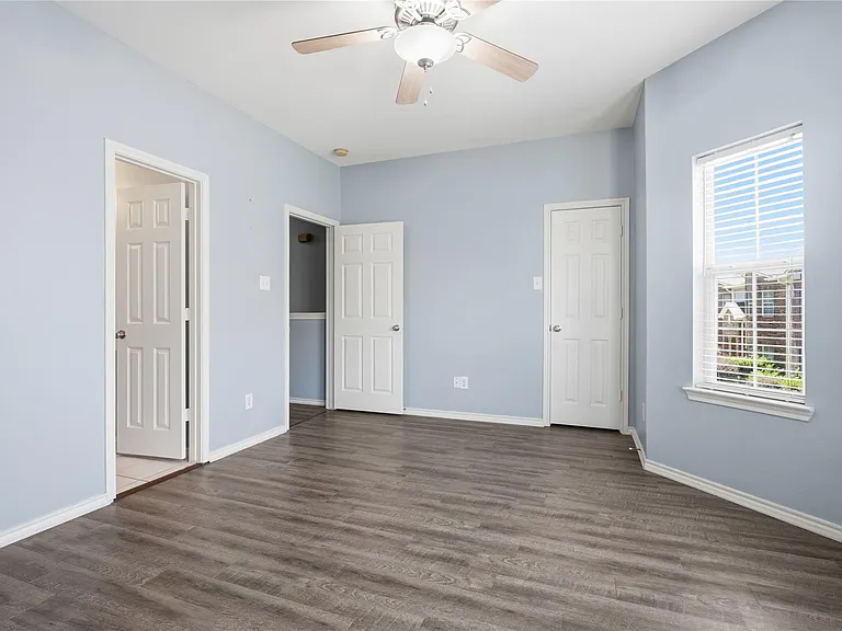 2031 Kemah Village Dr — Photo 11