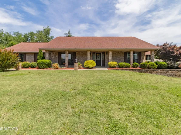 1525 Double D Dr, Sevierville, TN 37876