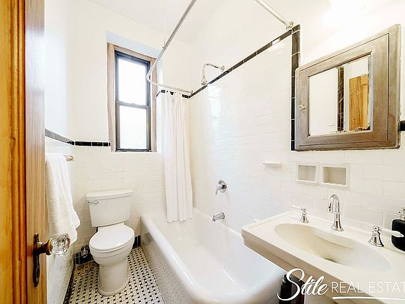 5th image of 277 Washington Ave APT 1H