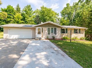 875 Moon Dr, Green Bay, WI 54313
