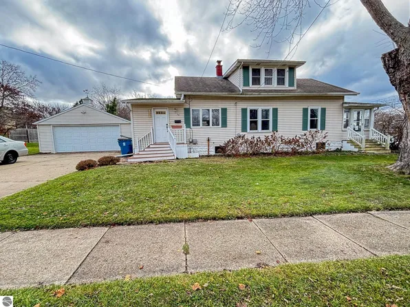103 Maple St, Parchment, MI 49004