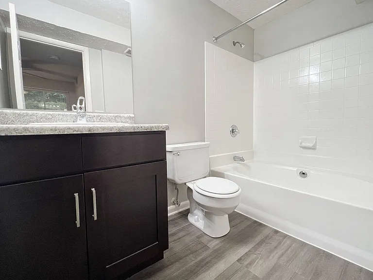 The Vinings Apartments — Photo 54
