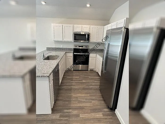 4 bed, 2.5 bath, 1684 sqft, $2,095 — Photo 4