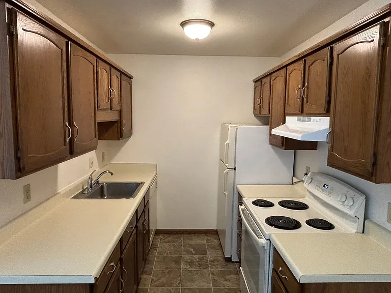 Pineview — Photo 13