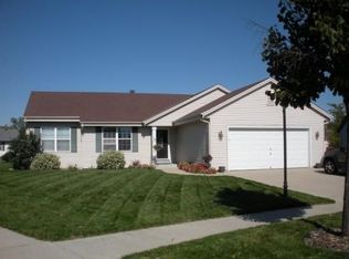 1906 Springview Ct, Waukesha, WI 53186