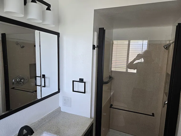 Laguna Dr — Photo 20
