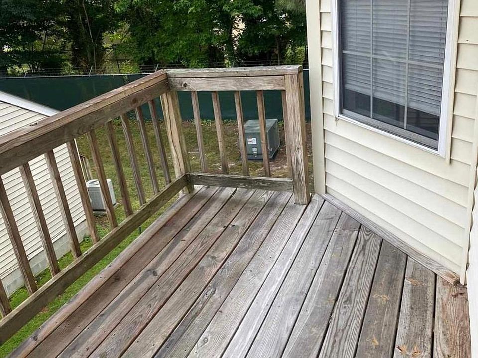1st image of 421 Lester Rd
