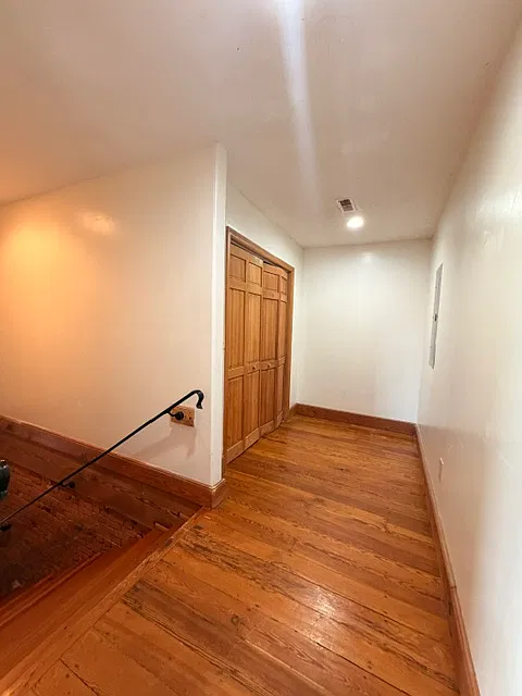 3 bed, 1200 sqft, $2,200 — Photo 4