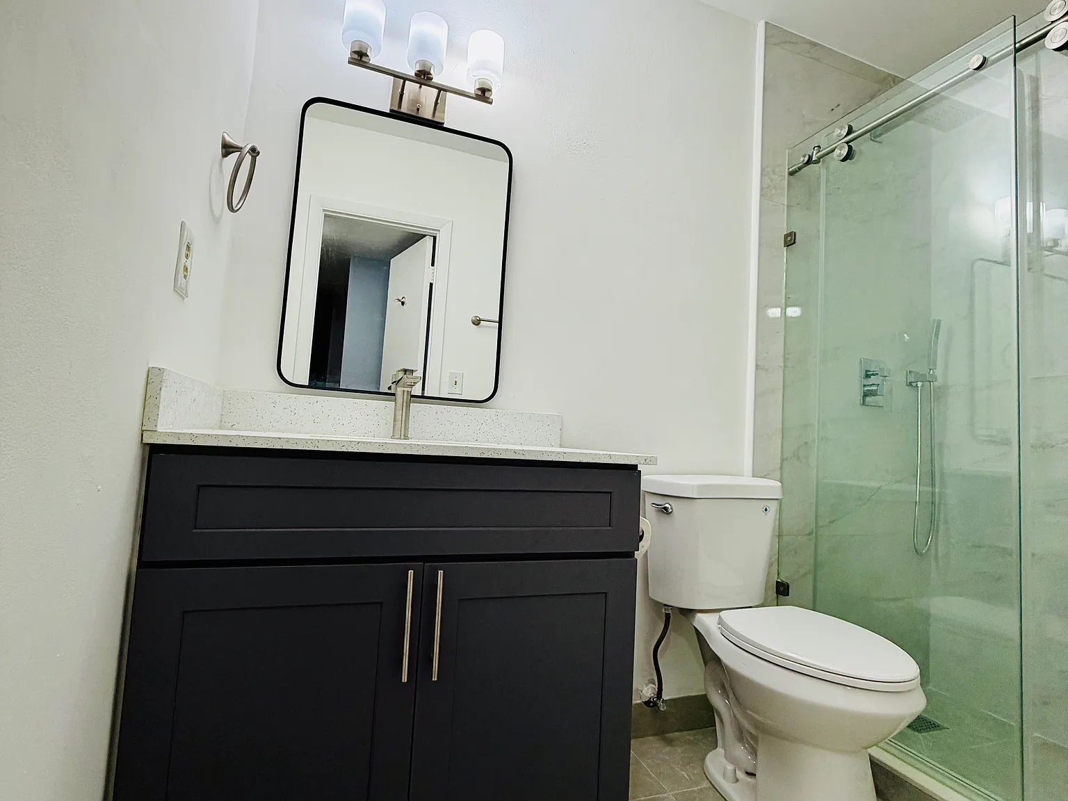 2 bed, 800 sqft, $2,000 — Photo 3