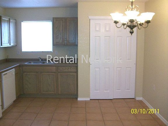 kitchen/eat in area