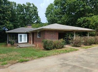 864 Lakeview Hts, Cornelia, GA 30531